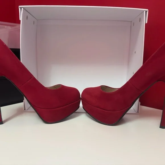 Vibrant Red Suede Heels with Rounded Toe - Picture 5 of 7